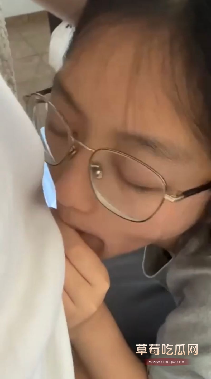 留学生在圈子里乱搞5.jpg