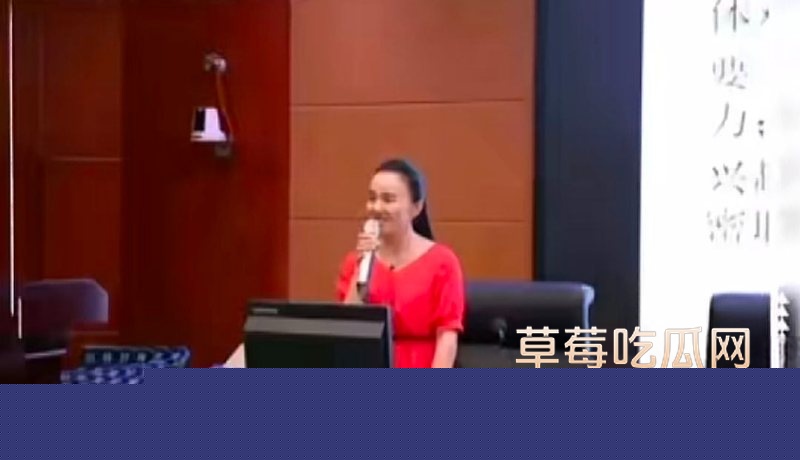 女校长照片6.jpg 女校长照片6.jpg