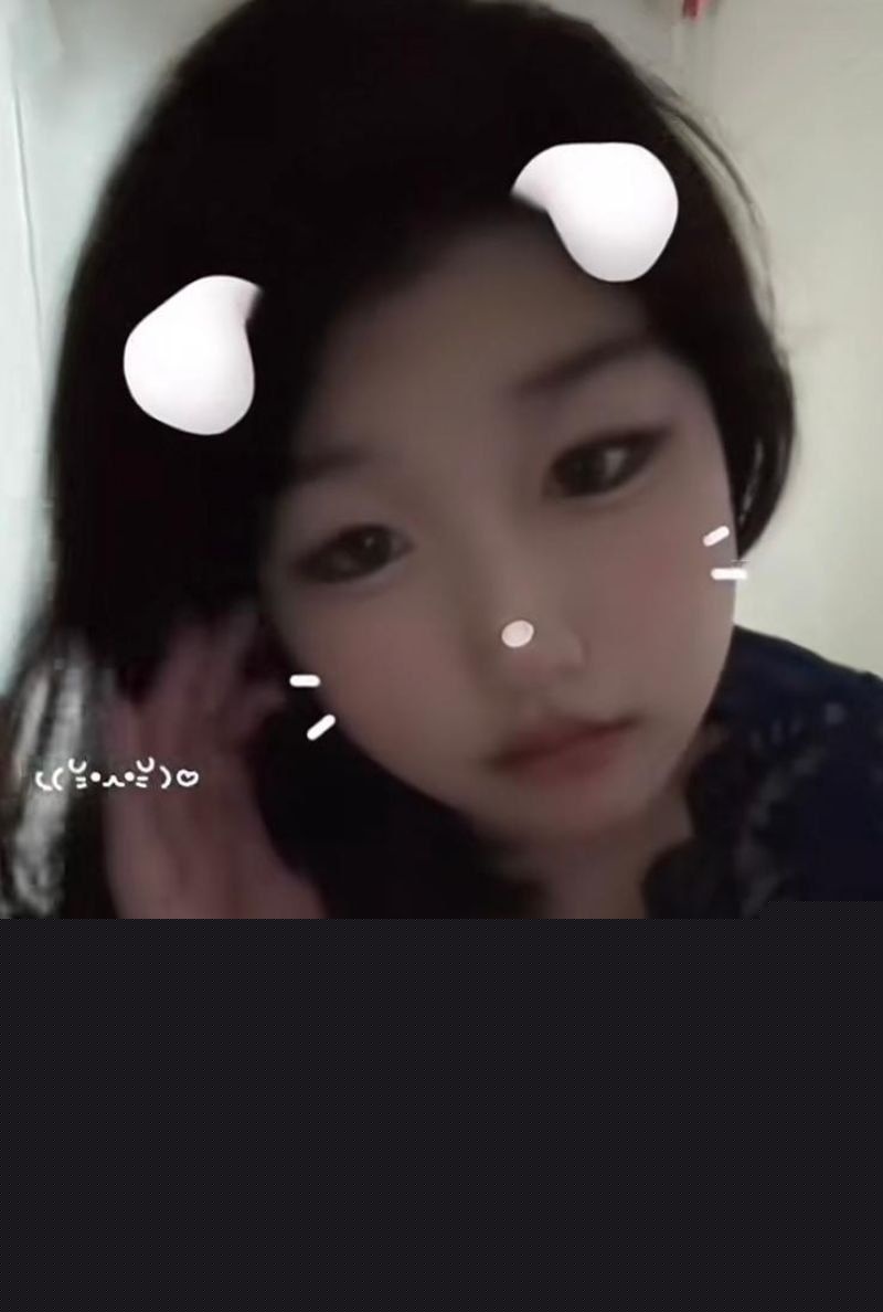 童颜巨乳私下自慰被室友曝光2.jpg