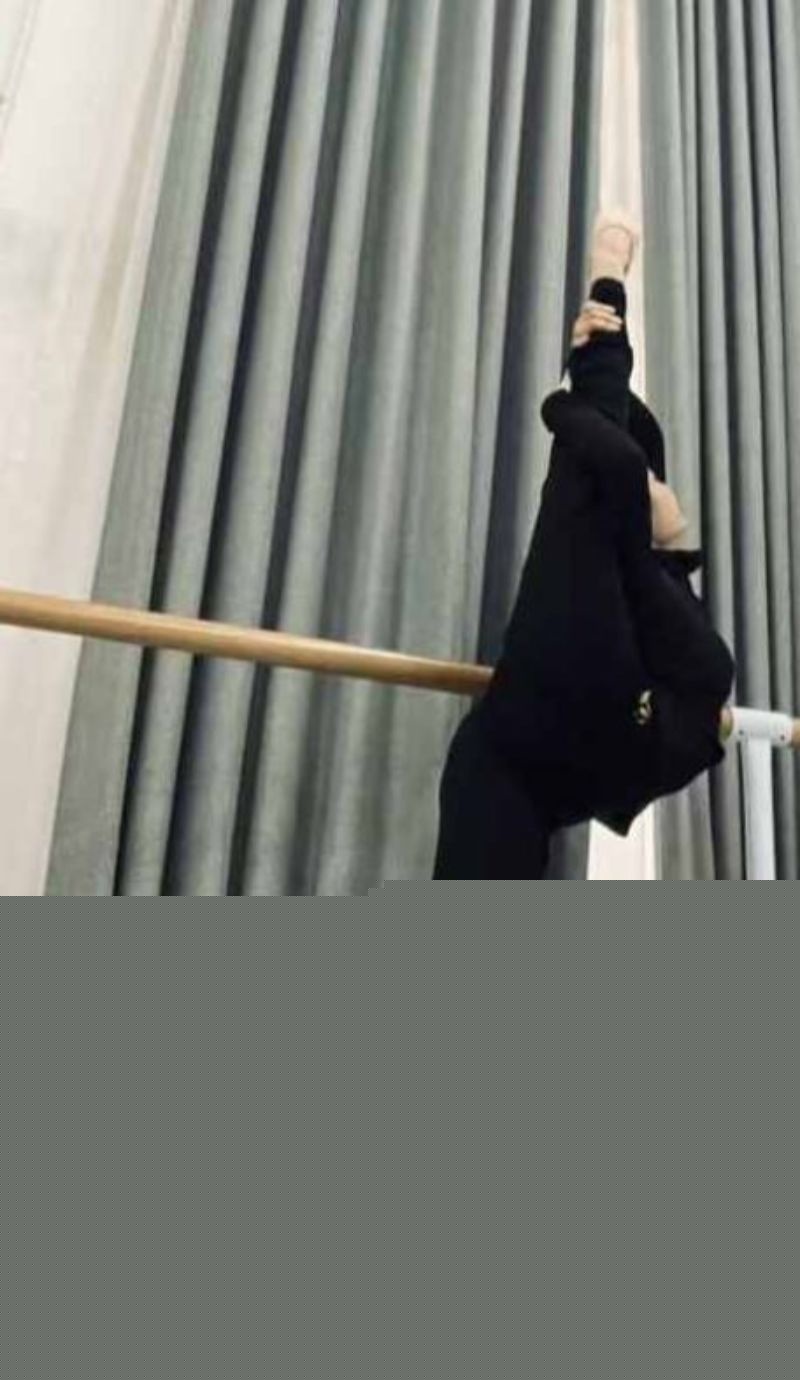 美女网上聊骚被男友曝光3.jpg