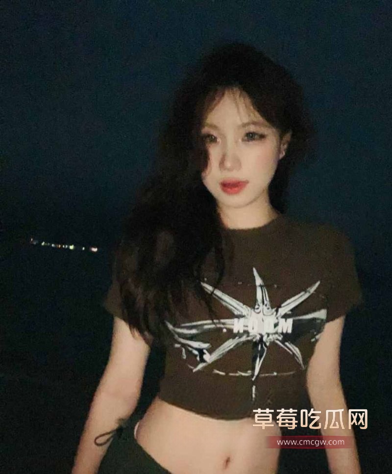 美女网上聊骚被男友曝光5.jpg