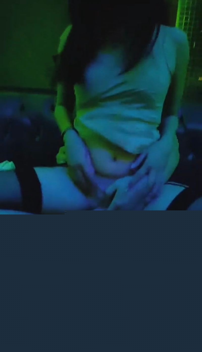 丈夫为了签合同把老婆送给客户2.jpg