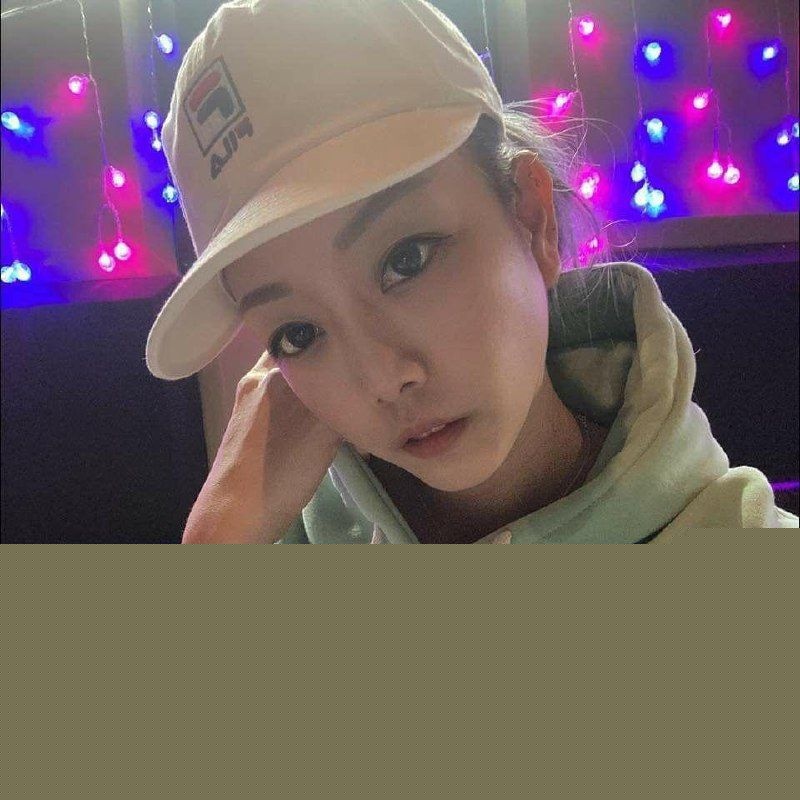 女大学生被渣男拿下主动含屌1.jpg