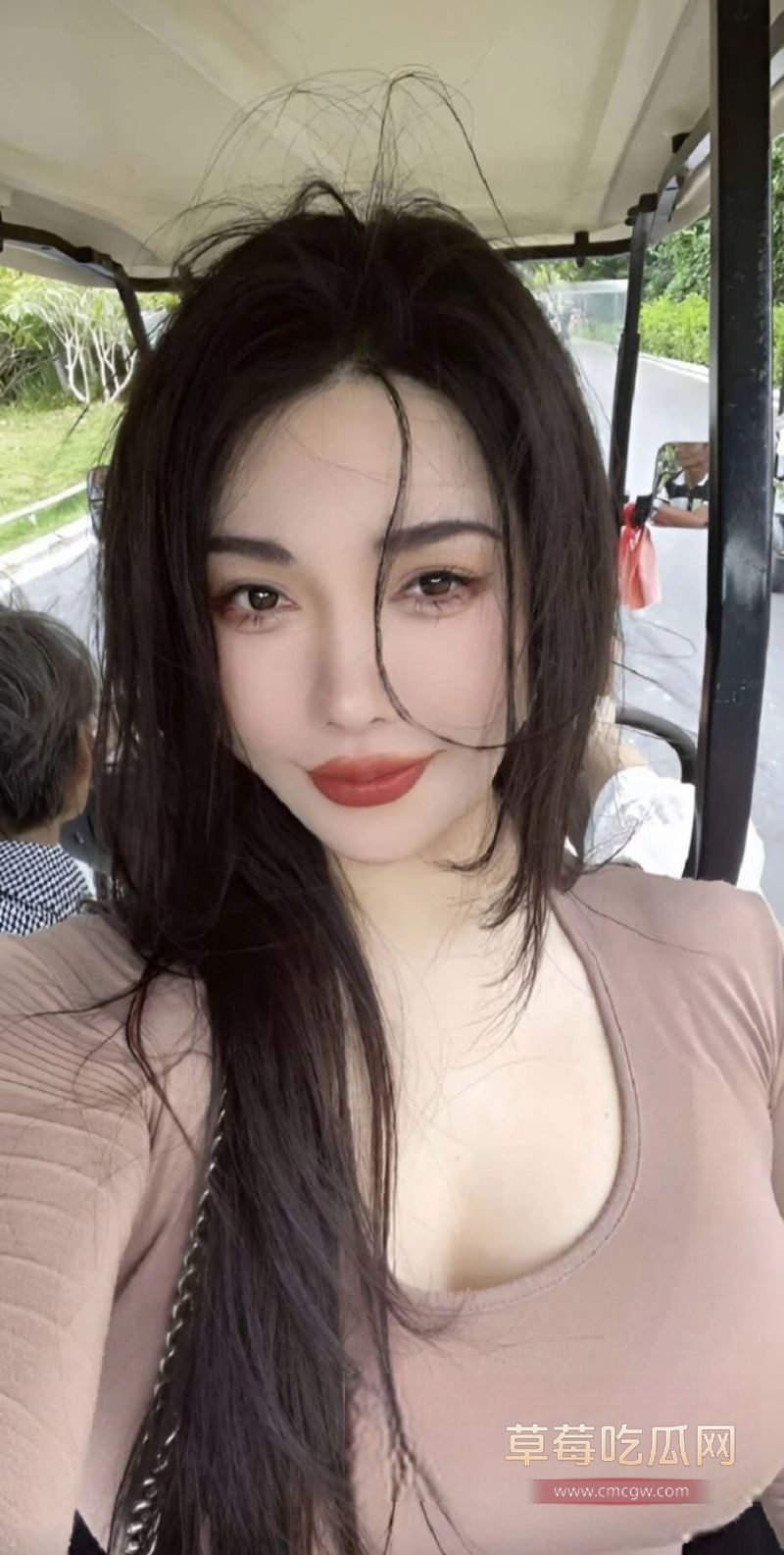 反差女神私拍泄密5.jpg