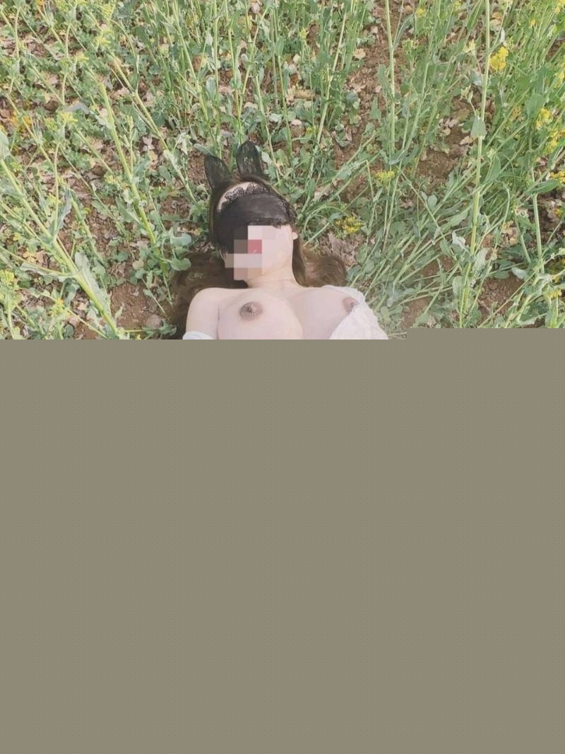 哥哥带着妹妹油菜花地野战4.jpg 哥哥带着妹妹油菜花地野战4.jpg
