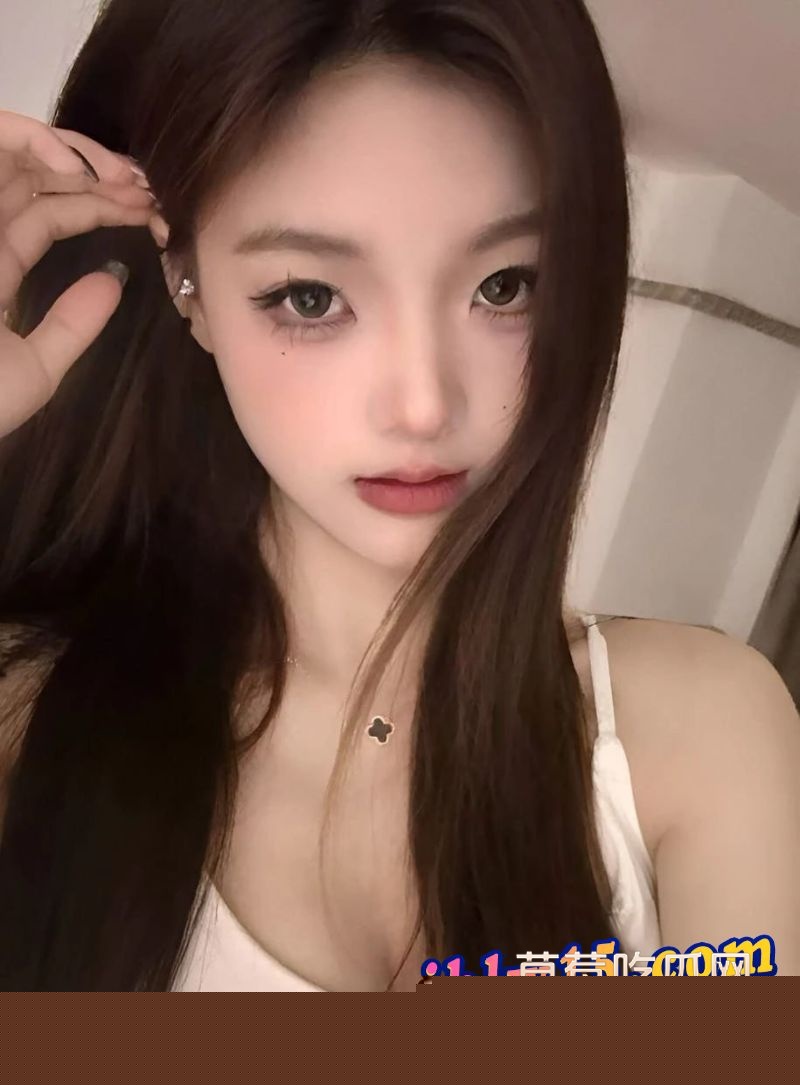反差美女卖淫装富二代2.jpg