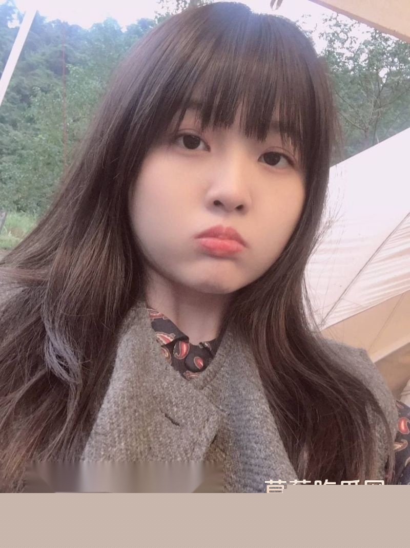女大学生甘愿给大叔当母狗1 (1).jpg 女大学生甘愿给大叔当母狗1 (1).jpg