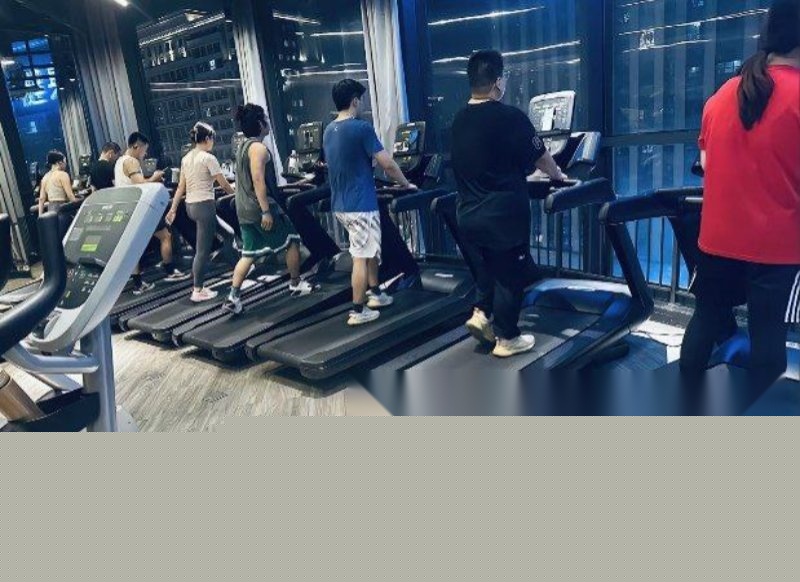 健身房4.jpg 健身房4.jpg