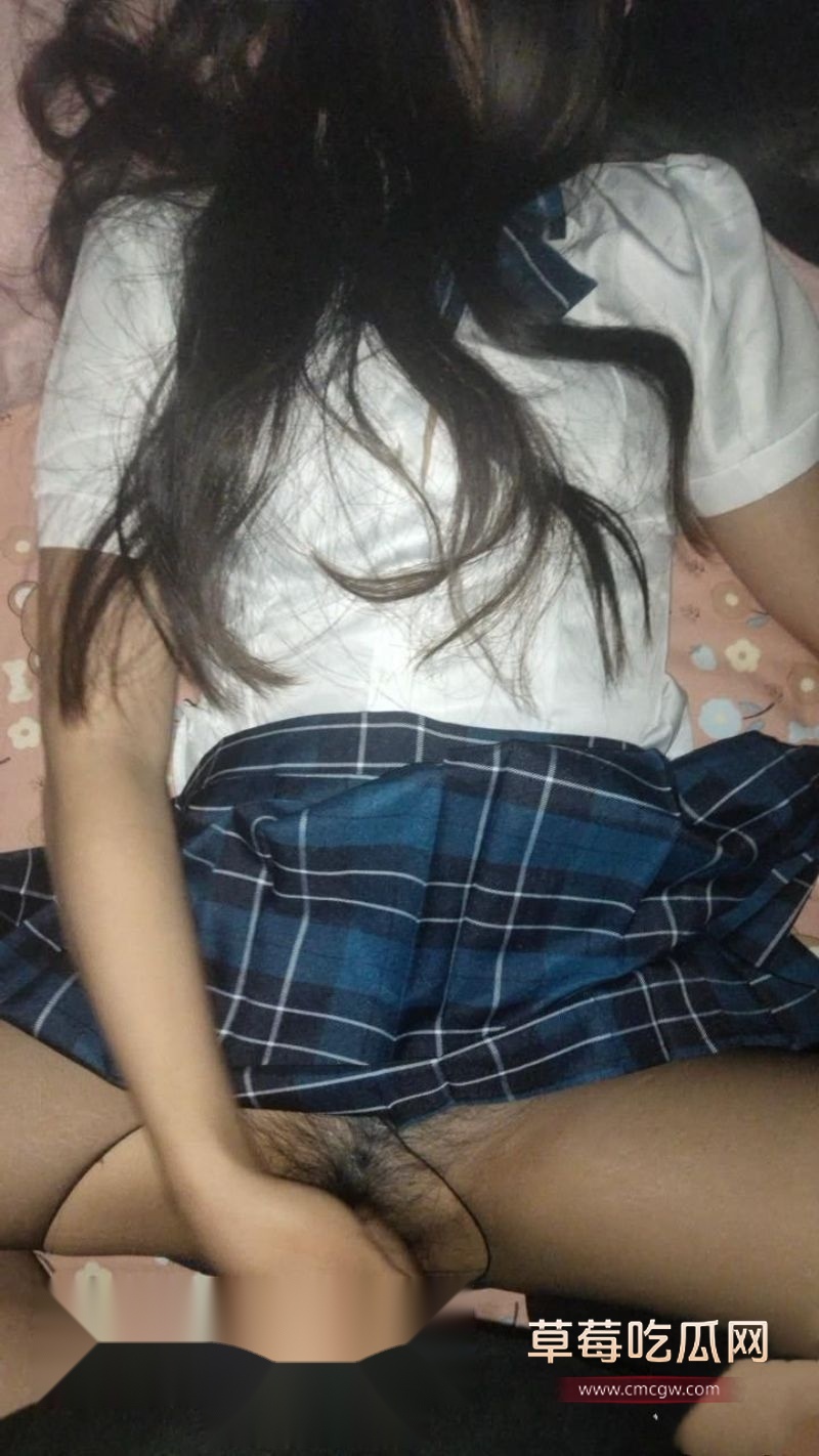 让女儿穿上闺蜜衣服做爱3.jpg 让女儿穿上闺蜜衣服做爱3.jpg