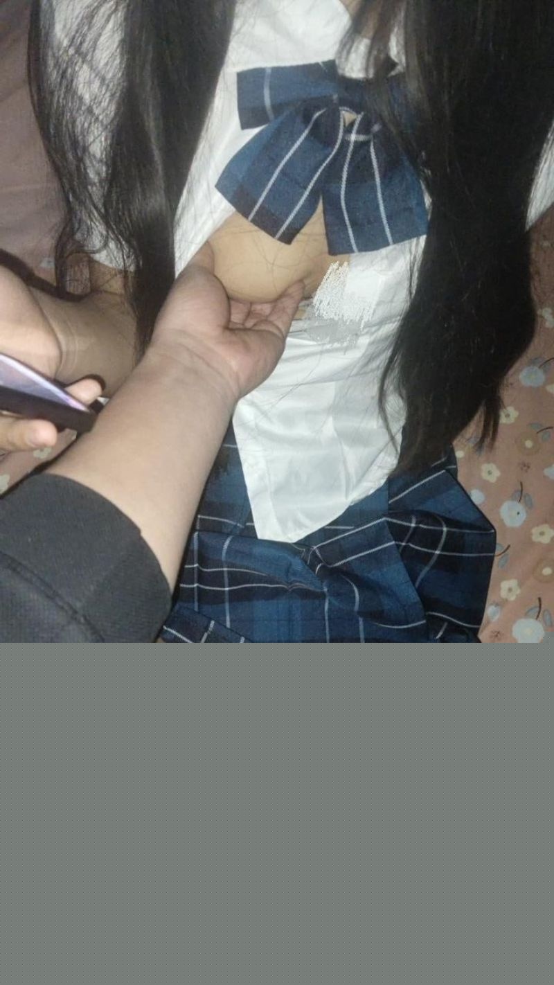 让女儿穿上闺蜜衣服做爱5.jpg 让女儿穿上闺蜜衣服做爱5.jpg