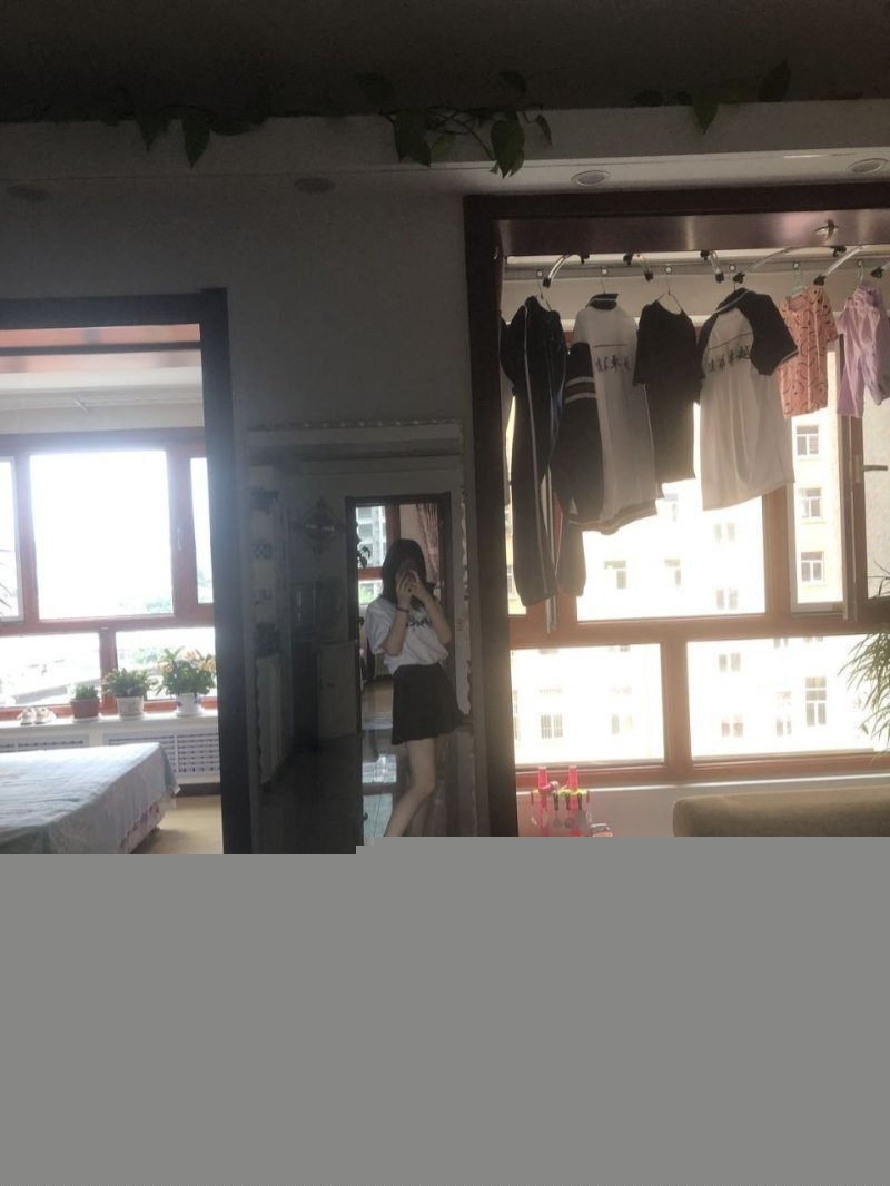 女主角2.jpg 女主角2.jpg