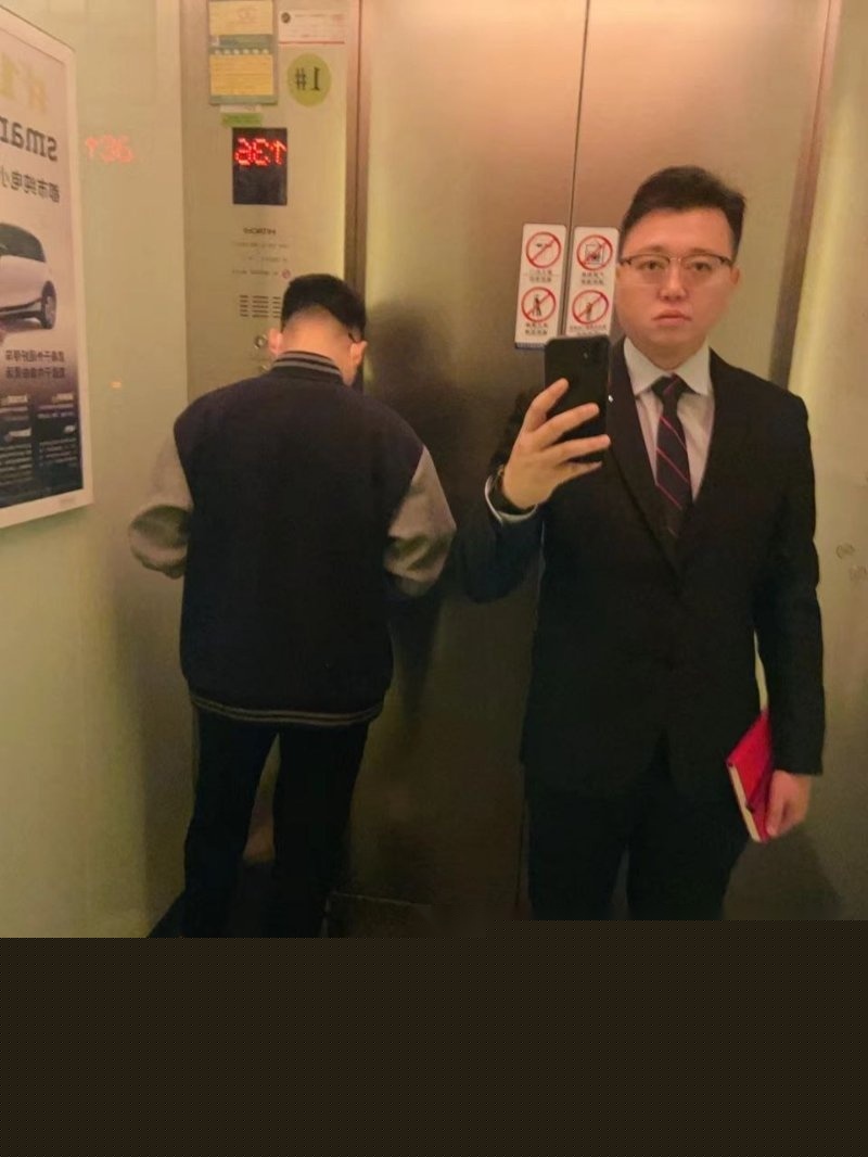 自拍照2.jpg 自拍照2.jpg
