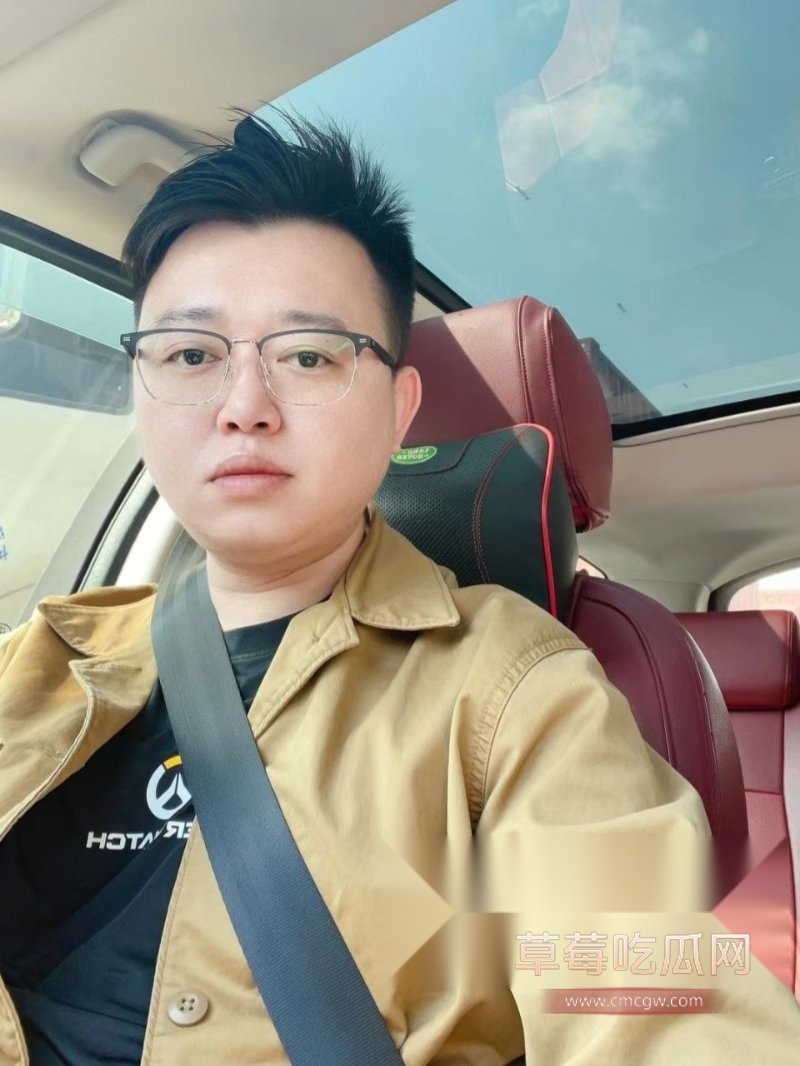 自拍照5.jpg 自拍照5.jpg
