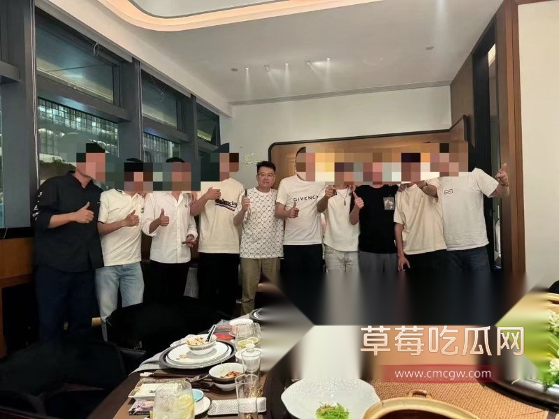 自拍照6.jpg 自拍照6.jpg