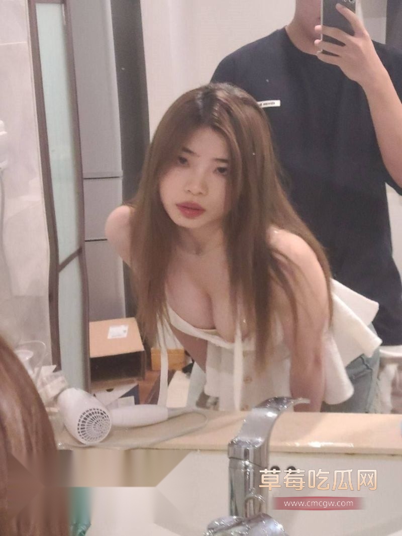 推特反差婊给金主卖骚赚钱3.jpg