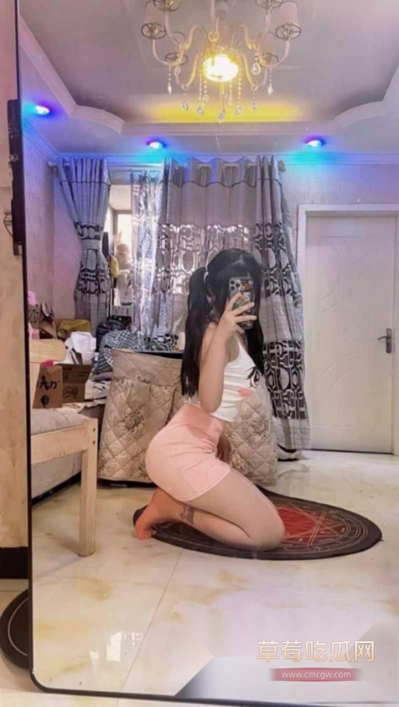 女大学生为当会长卖逼求票2.jpg 女大学生为当会长卖逼求票2.jpg