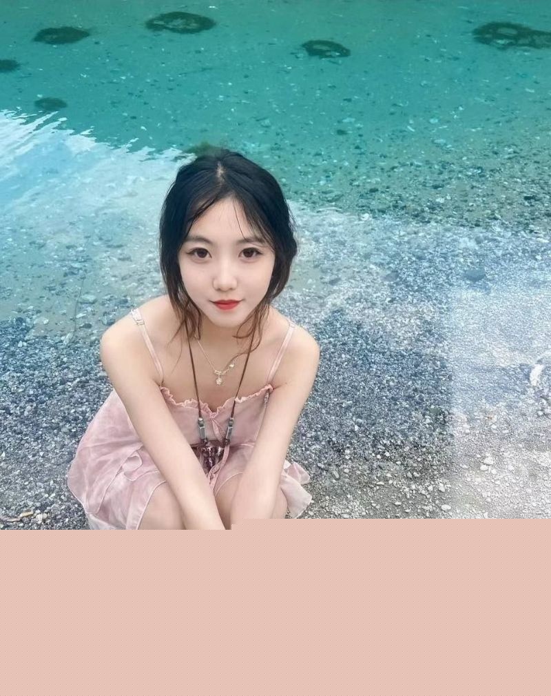 女大学生成为富豪母狗1.jpg 女大学生成为富豪母狗1.jpg