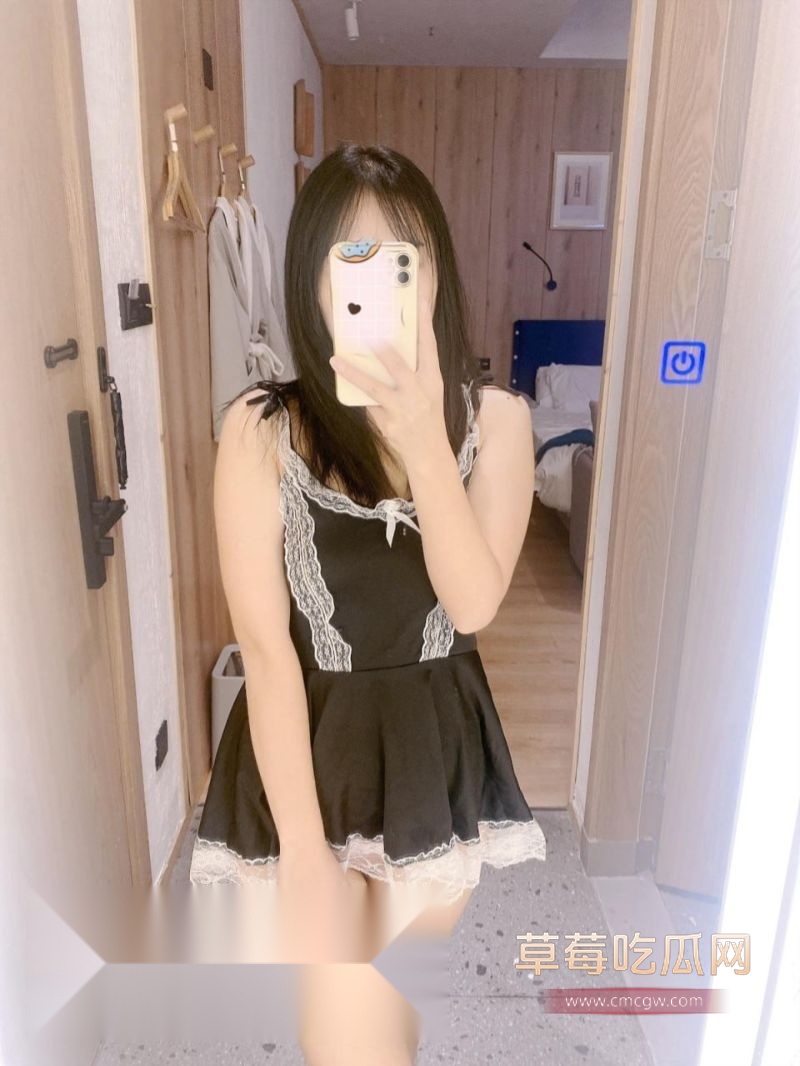 调教美女邻居并颜射她4.jpg 调教美女邻居并颜射她4.jpg