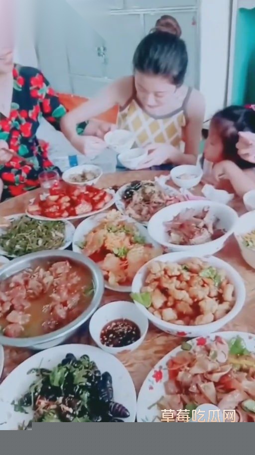 张津瑜回家过年视频4.jpg