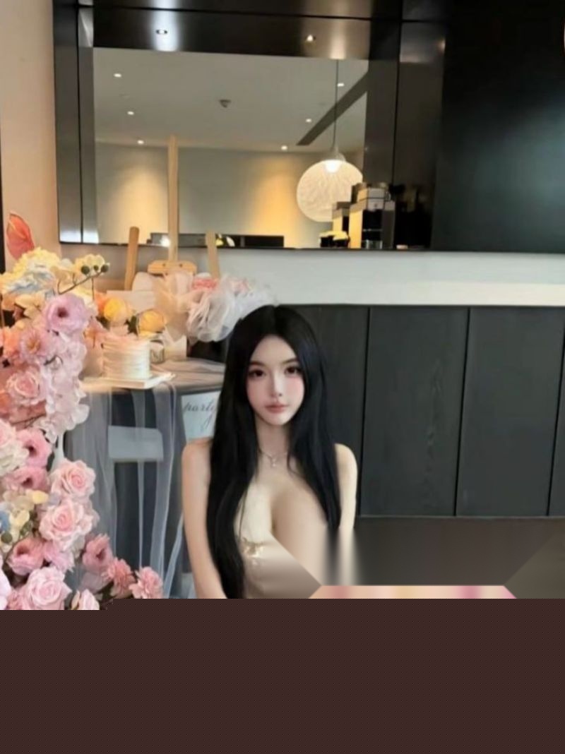 巨乳网红真空直播2.jpg