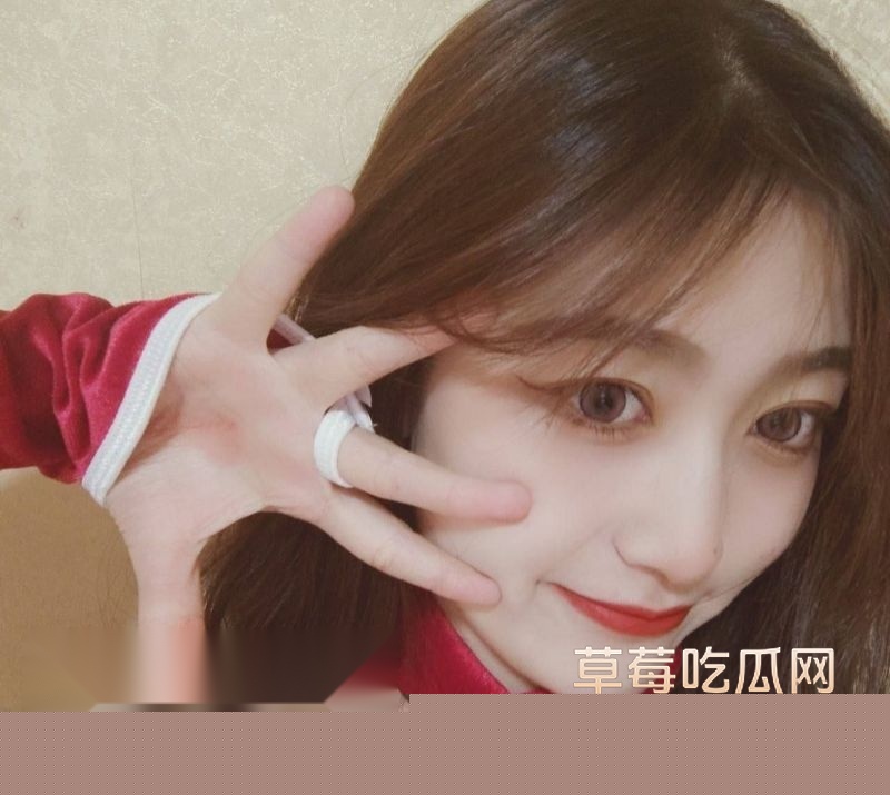 大学生绿了男友三年2.jpg