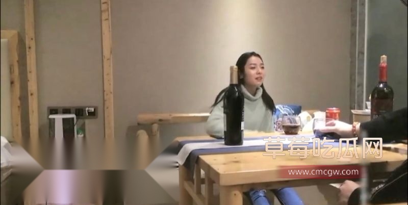 带学妹品红酒灌醉强上1.jpg