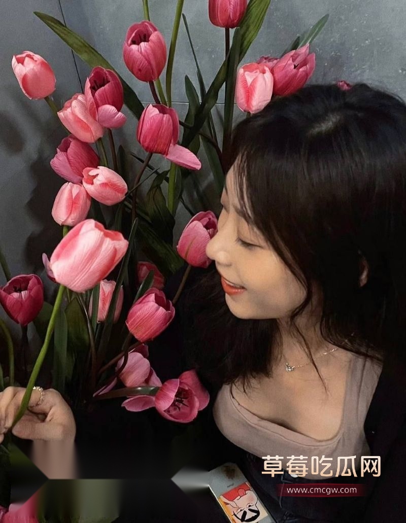 女学生装清纯榨干金主5.jpg 女学生装清纯榨干金主5.jpg