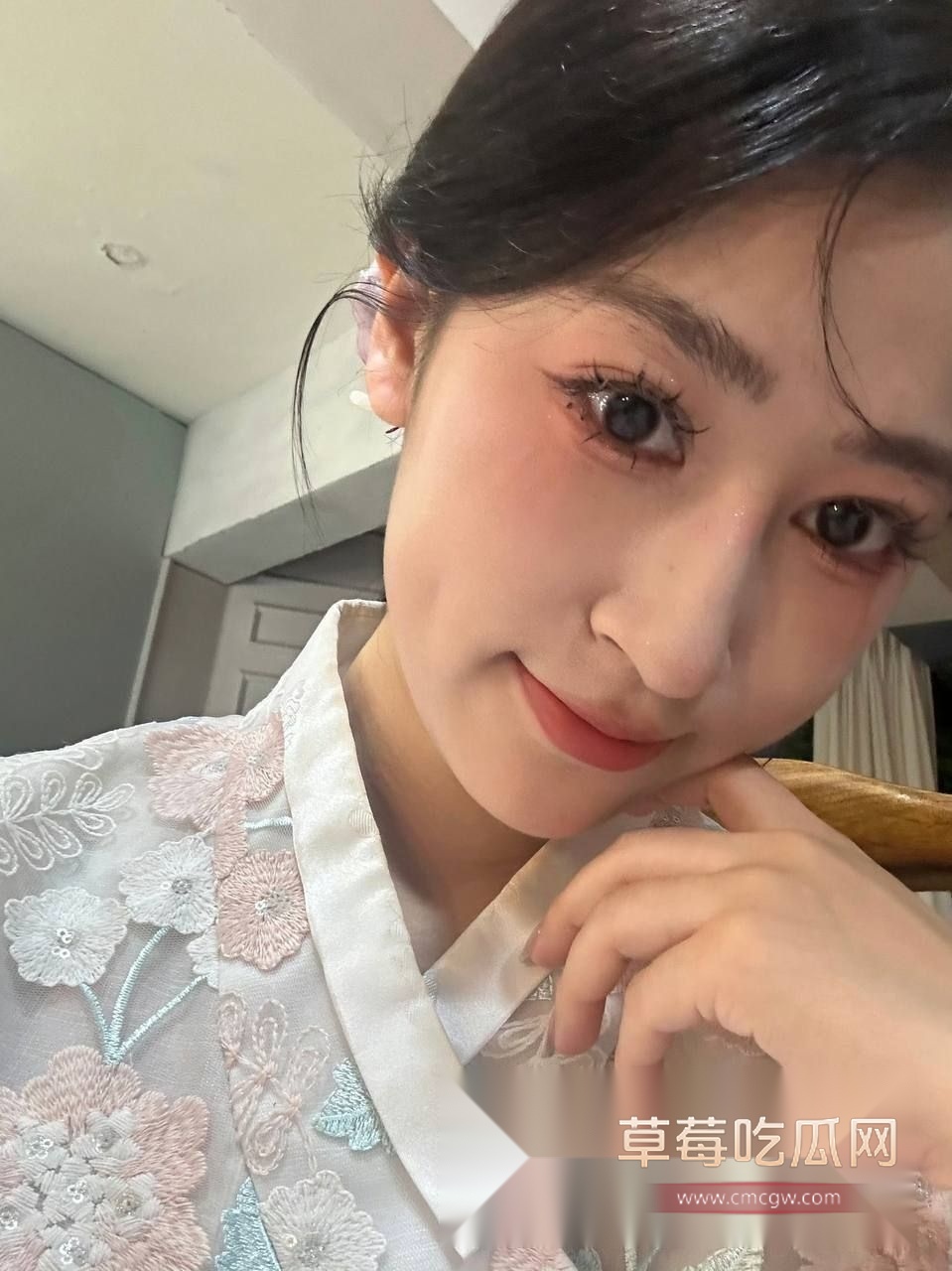 人妻为报复老公下海兼职6.jpg 人妻为报复老公下海兼职6.jpg