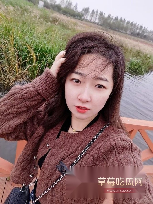 人妻被老公输给牌友2.jpg 人妻被老公输给牌友2.jpg