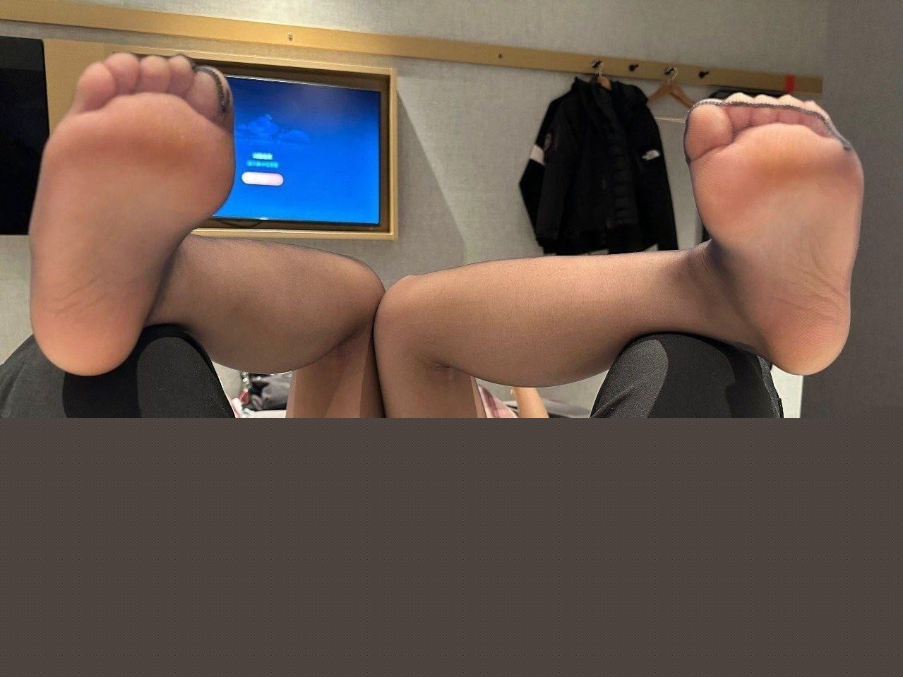 瑜伽女神被金主包养4.jpg 瑜伽女神被金主包养4.jpg