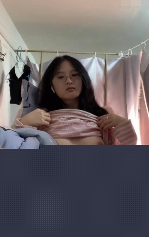 女大学生被闺蜜背刺5.jpg