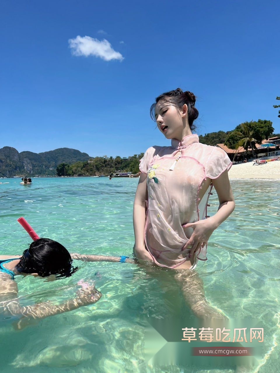 阿朱海边私拍诱惑3.jpg