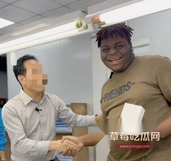 战狼2小黑下海4.jpg 战狼2小黑下海4.jpg