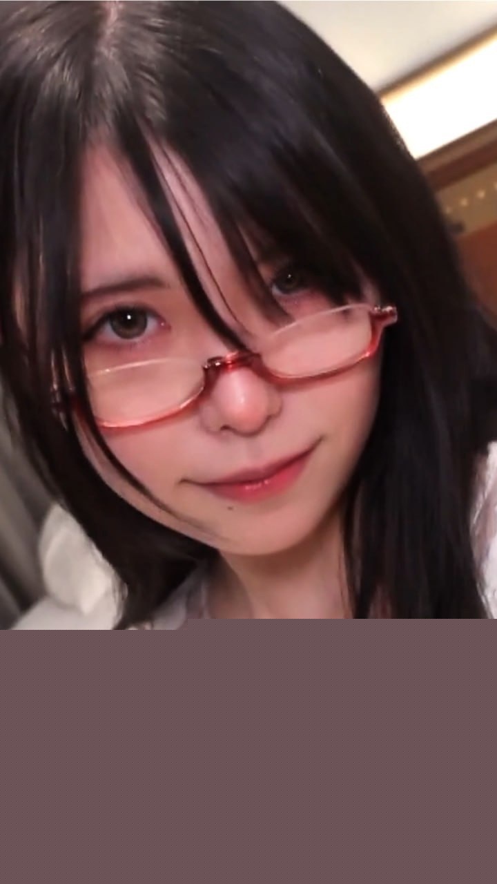 风骚眼镜妹1.jpg 风骚眼镜妹1.jpg