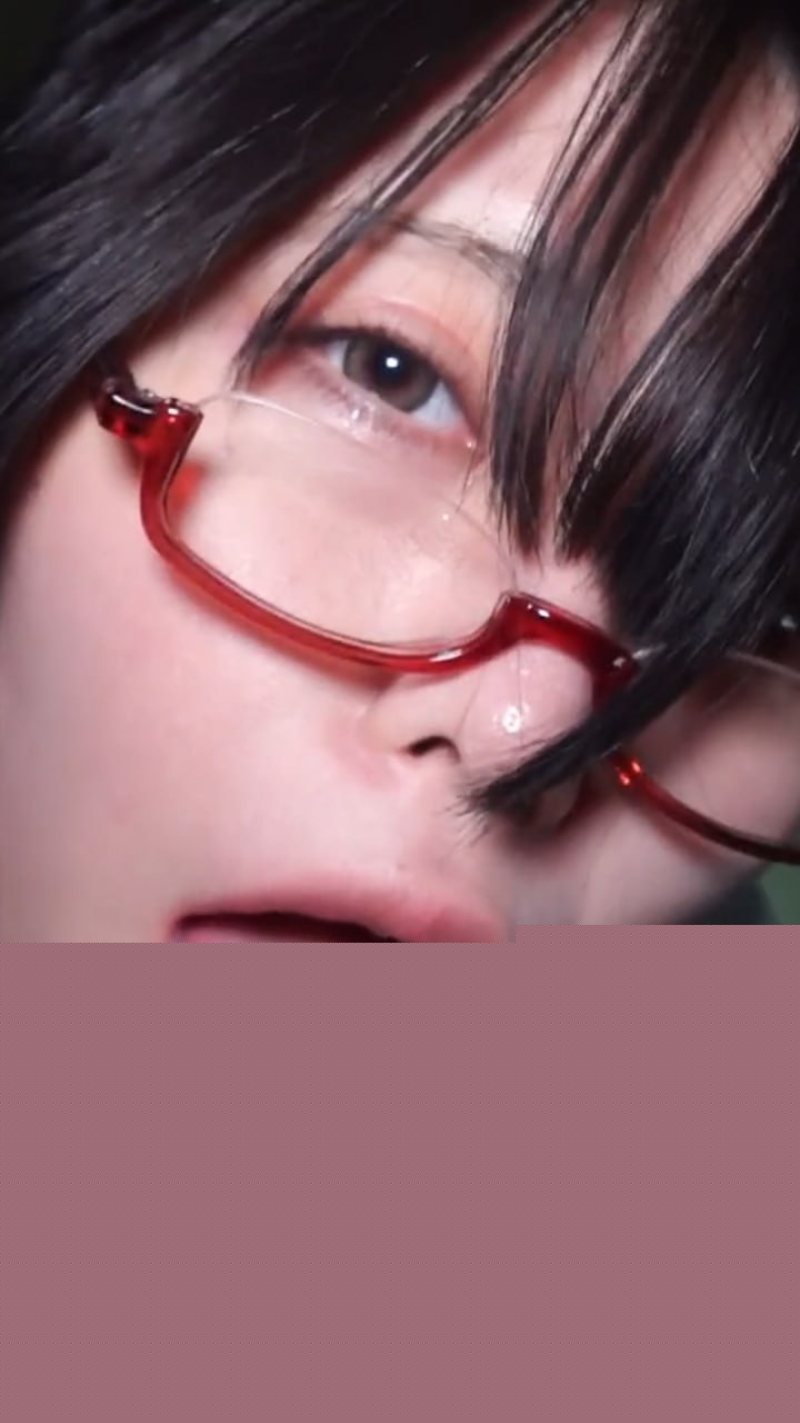 风骚眼镜妹2.jpg 风骚眼镜妹2.jpg