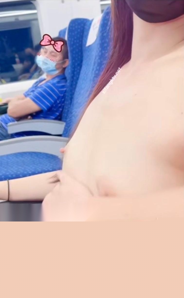 娜娜户外露出2.jpg