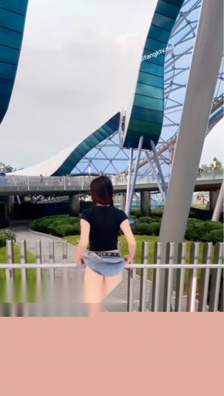 娜娜户外露出3.jpg 娜娜户外露出3.jpg