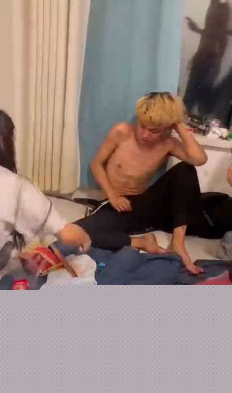 s2.jpg s2.jpg