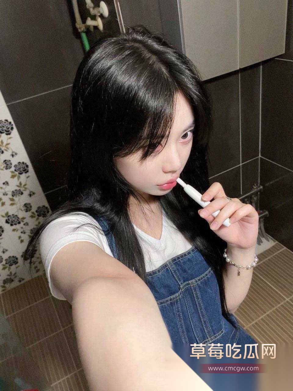 s2.jpg s2.jpg