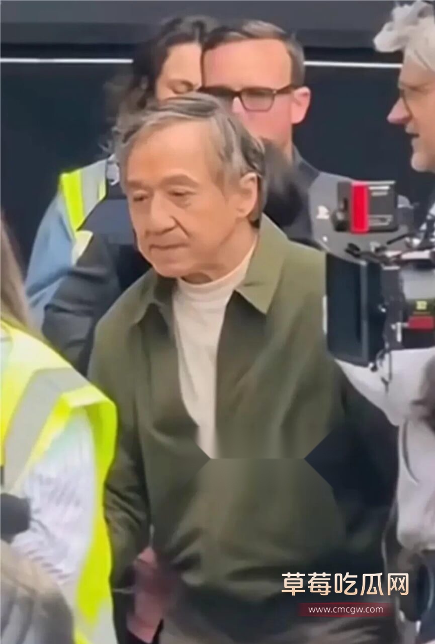 成龙和女星的暧昧照片1.jpg