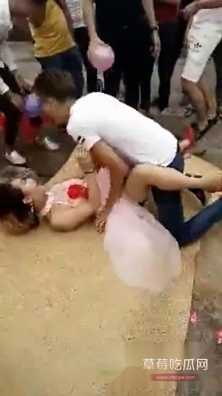 大尺度婚闹合集 (1) 大尺度婚闹合集 (1)