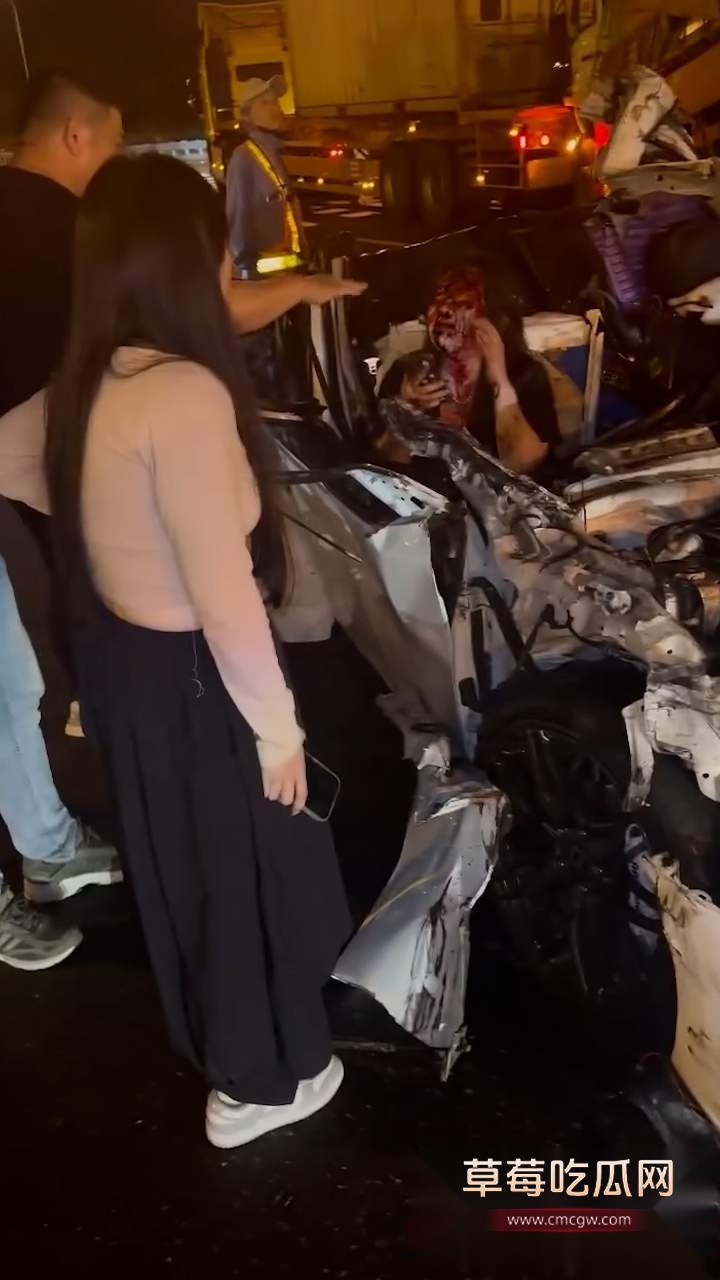 女乘客浴血求救画面 (4) 女乘客浴血求救画面 (4)