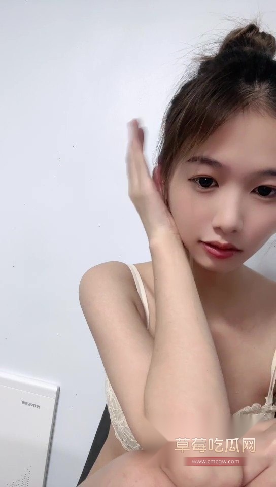 广州女大学生下海 (3) 广州女大学生下海 (3)
