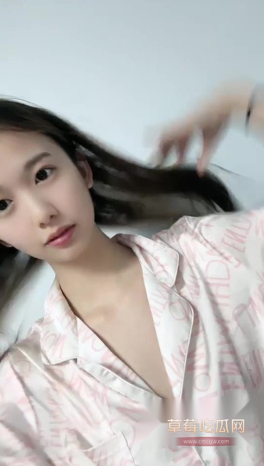 广州女大学生下海 (5) 广州女大学生下海 (5)