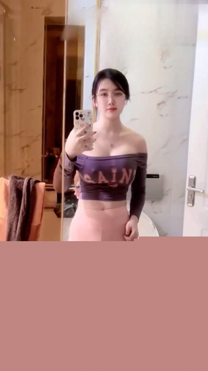 冰泉女神擦边秀 (4) 冰泉女神擦边秀 (4)