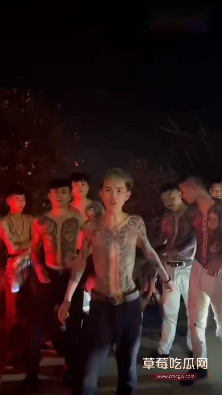 精神小伙线下真实视频 (6) 精神小伙线下真实视频 (6)
