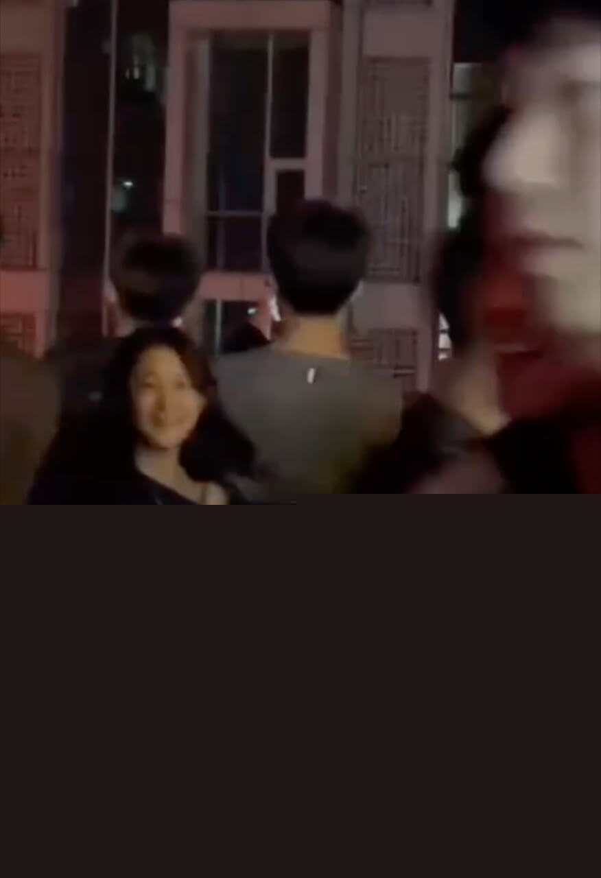 吃瓜群众看嗨了2.jpg 吃瓜群众看嗨了2.jpg