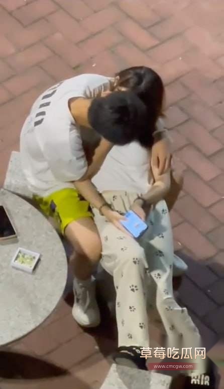 偷拍高中小情侣 4 偷拍高中小情侣 4