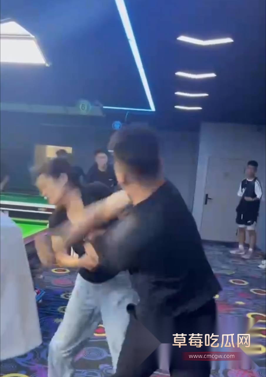 台球室互殴 4 台球室互殴 4