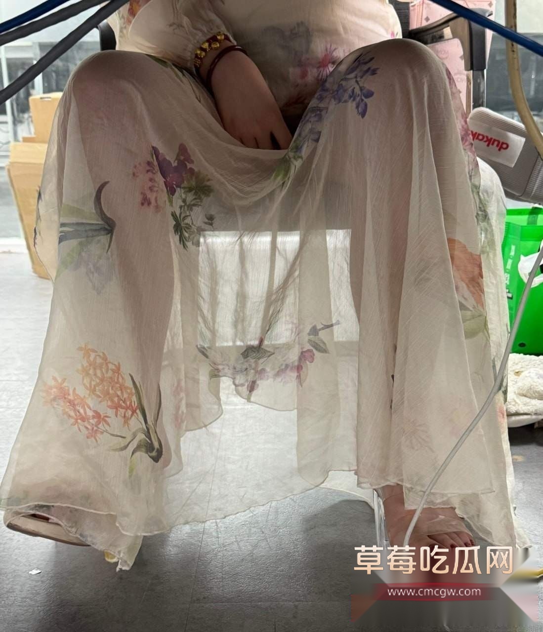 偷拍办公室女神 4 偷拍办公室女神 4